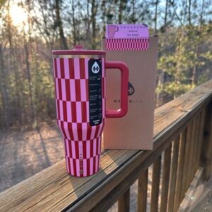 Hydrojug Be Mine 40 ounce Traveler Valentines Day limited edition In Hand